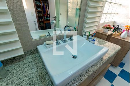 Casa de condomínio à venda com 269m², 4 quartos e 2 vagasBanheiro da Suíte 1