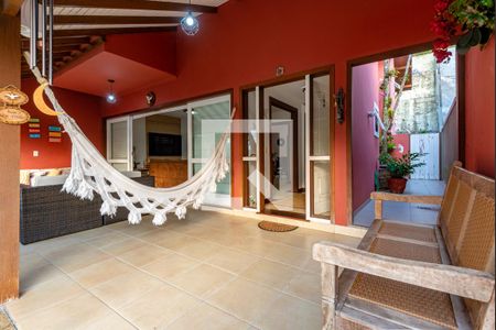 Casa de condomínio à venda com 269m², 4 quartos e 2 vagasvaranda