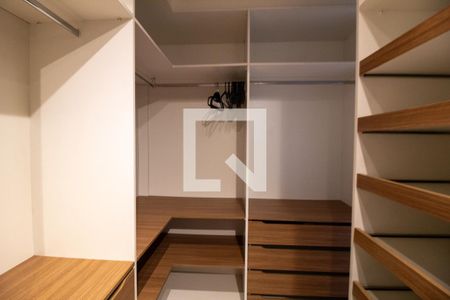 Closet de apartamento para alugar com 1 quarto, 70m² em Jardim das Acácias, São Paulo