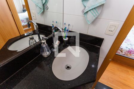 Apartamento à venda com 60m², 2 quartos e 2 vagasPia do Banheiro da Suíte