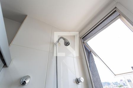 Apartamento à venda com 60m², 2 quartos e 2 vagasChuveiro do Banheiro Social