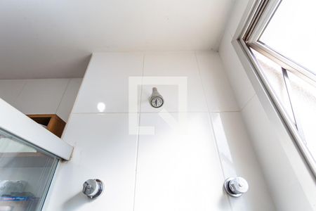 Apartamento à venda com 60m², 2 quartos e 2 vagasChuveiro do Banheiro da Suíte