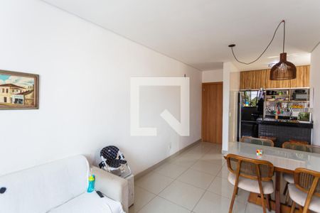Sala de apartamento à venda com 2 quartos, 60m² em Santa Cruz, Belo Horizonte