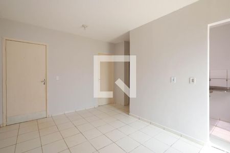 Sala de casa de condomínio para alugar com 2 quartos, 60m² em Setor Orienteville, Goiânia