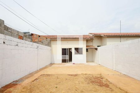 Casa de condomínio para alugar com 60m², 2 quartos e 2 vagasQuintal