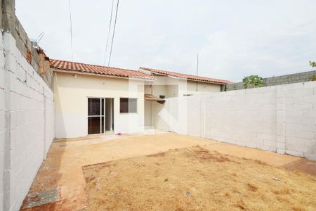 Casa de condomínio para alugar com 60m², 2 quartos e 2 vagasQuintal