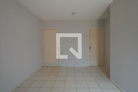 Sala de casa de condomínio para alugar com 2 quartos, 60m² em Setor Orienteville, Goiânia