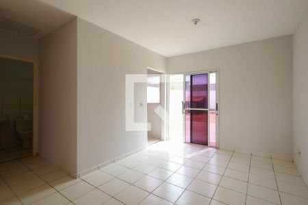 Sala de casa de condomínio para alugar com 2 quartos, 60m² em Setor Orienteville, Goiânia