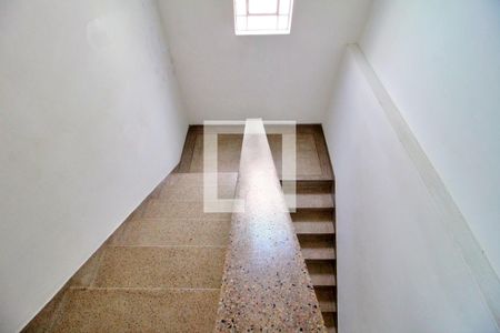 Escada de casa para alugar com 3 quartos, 200m² em Vila Curuçá, Santo André