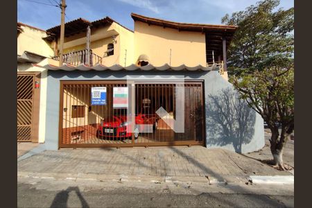 Casa à venda com 210m², 3 quartos e 2 vagasFachada