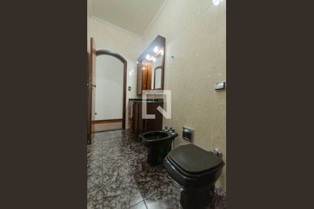 Casa à venda com 210m², 3 quartos e 2 vagasBanheiro