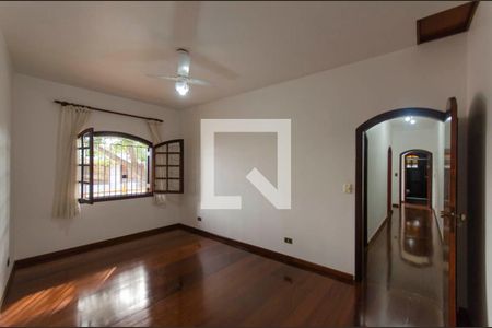 Casa à venda com 210m², 3 quartos e 2 vagasQuarto 1