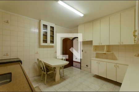 Casa à venda com 210m², 3 quartos e 2 vagasCozinha