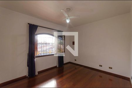 Casa à venda com 210m², 3 quartos e 2 vagasSuíte