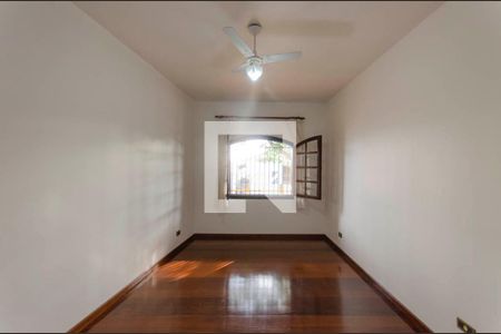 Casa à venda com 210m², 3 quartos e 2 vagasQuarto 1