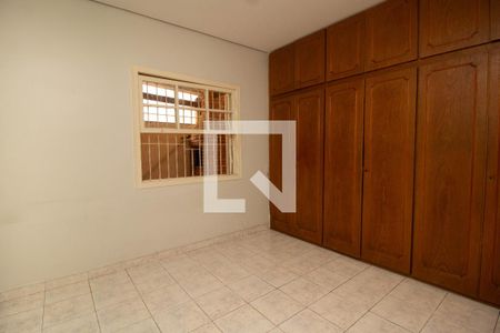 Casa à venda com 180m², 2 quartos e 2 vagasQuarto 2