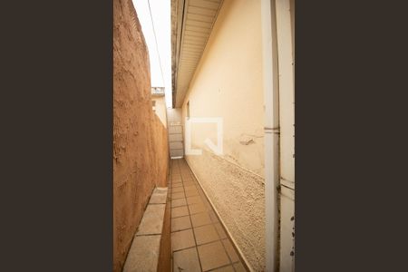 Casa à venda com 180m², 2 quartos e 2 vagasCorredor - Acesso 2 Casa