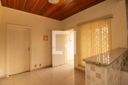 Casa à venda com 180m², 2 quartos e 2 vagasSala - Casa 2