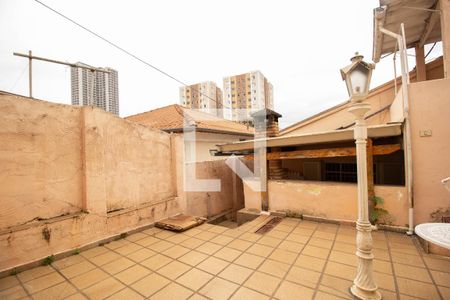 Casa à venda com 180m², 2 quartos e 2 vagasQuintal