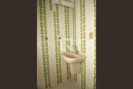 Casa à venda com 180m², 2 quartos e 2 vagasBanheiro de Serviço