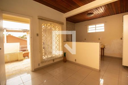 Casa à venda com 180m², 2 quartos e 2 vagasSala - Casa 2