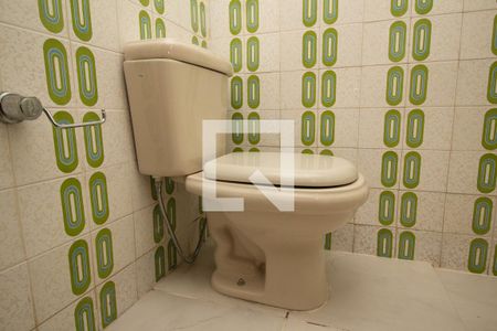 Casa à venda com 180m², 2 quartos e 2 vagasBanheiro de Serviço