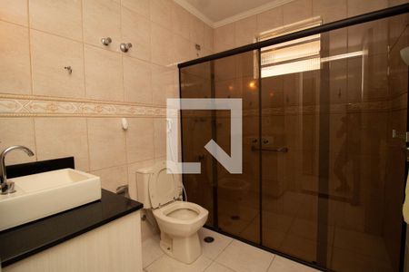 Casa à venda com 180m², 2 quartos e 2 vagasBanheiro