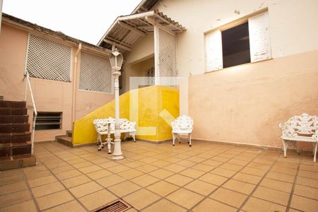 Casa à venda com 180m², 2 quartos e 2 vagasQuintal