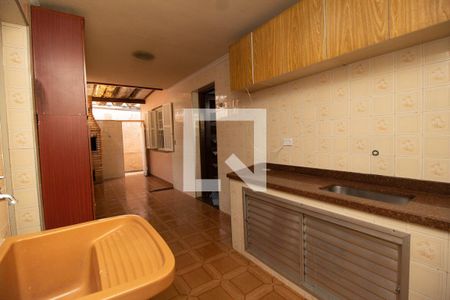 Casa à venda com 180m², 2 quartos e 2 vagasÁrea de Serviço