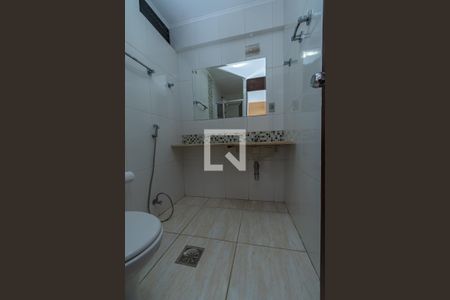 Banheiro de apartamento para alugar com 1 quarto, 48m² em Centro, Campinas