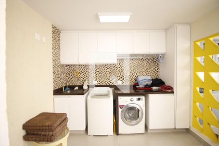 Casa à venda com 102m², 3 quartos e 2 vagasÁrea de Serviço