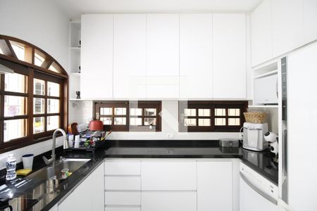 Casa à venda com 102m², 3 quartos e 2 vagasCozinha