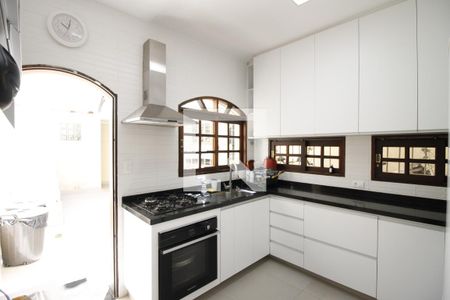 Casa à venda com 102m², 3 quartos e 2 vagasCozinha