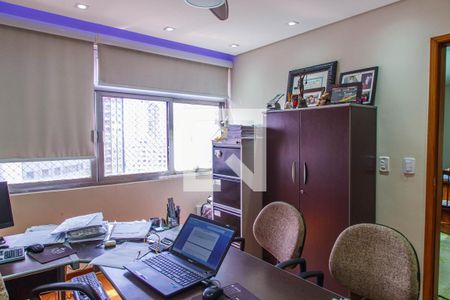 Apartamento à venda com 156m², 3 quartos e 1 vagaEscritório