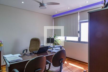 Apartamento à venda com 156m², 3 quartos e 1 vagaEscritório