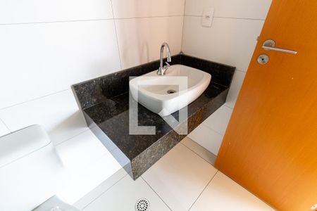 Apartamento para alugar com 119m², 2 quartos e 1 vaga Apartamento para alugar com 119m², 2 quartos e 1 vagaDetalhe do banheiro social