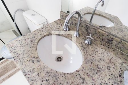 Apartamento à venda com 57m², 2 quartos e 1 vagaDetalhe do banheiro