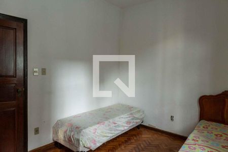 Casa à venda com 700m², 4 quartos e 2 vagas Casa à venda com 700m², 4 quartos e 2 vagasQuarto 1