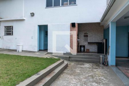 Casa à venda com 700m², 4 quartos e 2 vagas Casa à venda com 700m², 4 quartos e 2 vagasQuintal
