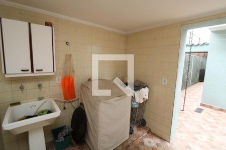 Casa à venda com 260m², 5 quartos e 3 vagasÁrea de Serviço