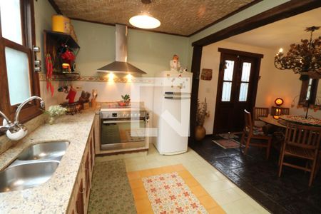 Casa à venda com 260m², 5 quartos e 3 vagasCozinha