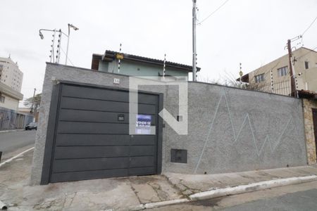 Casa à venda com 260m², 5 quartos e 3 vagasFachada