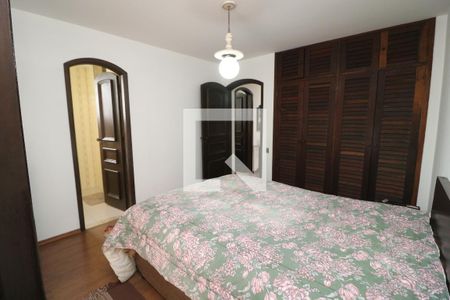 Casa à venda com 260m², 5 quartos e 3 vagasSuite