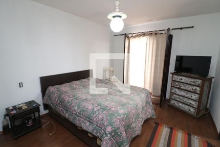 Casa à venda com 260m², 5 quartos e 3 vagasSuite