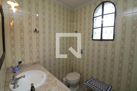 Casa à venda com 260m², 5 quartos e 3 vagasBanheiro da Suíte