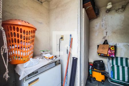 Casa à venda com 260m², 2 quartos e sem vagaBanheiro de Serviço