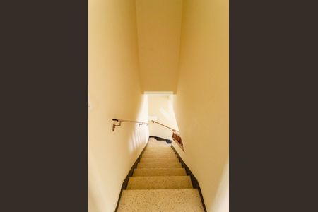 Casa à venda com 120m², 3 quartos e 2 vagasEscadas