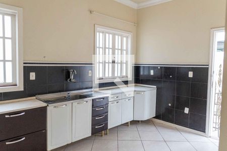 Casa à venda com 184m², 5 quartos e 3 vagas Casa à venda com 184m², 5 quartos e 3 vagasCozinha segundo andar