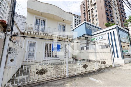 Casa à venda com 184m², 5 quartos e 3 vagas Casa à venda com 184m², 5 quartos e 3 vagasEntrada