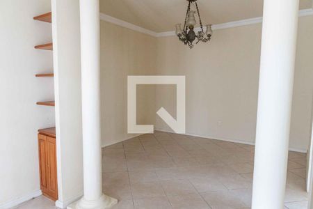 Casa à venda com 184m², 5 quartos e 3 vagas Casa à venda com 184m², 5 quartos e 3 vagasSala 2